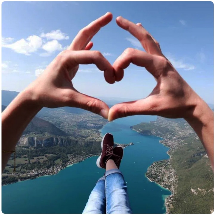 parapente Sources lac Annecy Aeroslide coeur mains